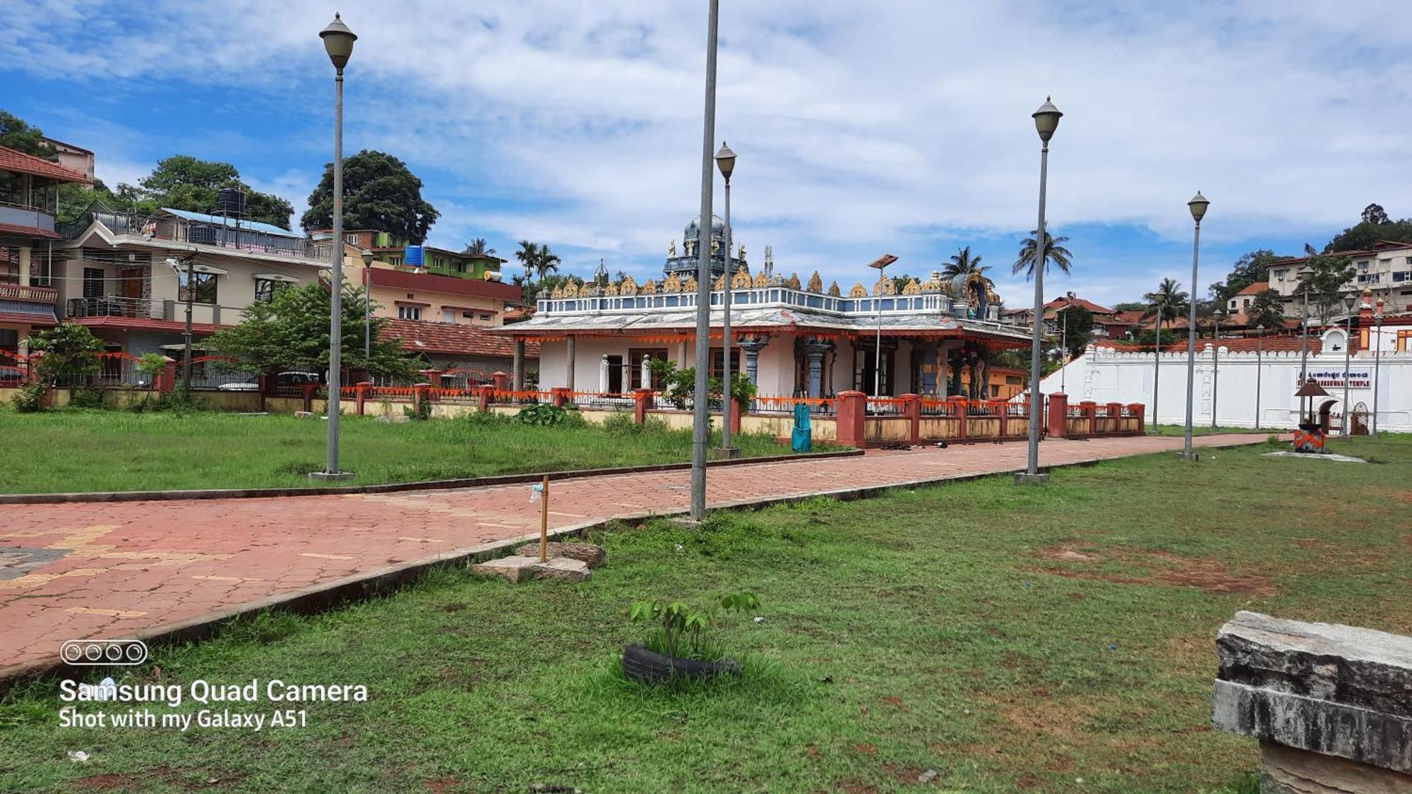 Varam Homestay Madikeri Extérieur photo