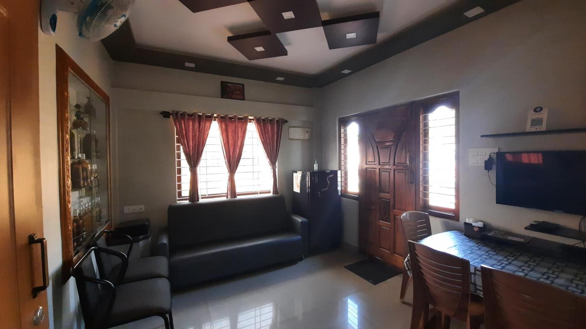 Varam Homestay Madikeri Extérieur photo